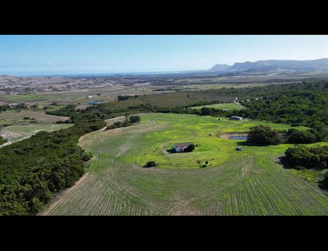 FARM FOR SALE IN BAARDSKEERDERSBOS